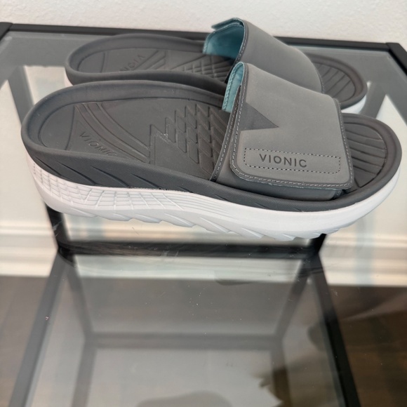 VIONIC Women’s Rejuvenate Recovery adjustable slide sandals, Gray Size 7 - Picture 4 of 10
